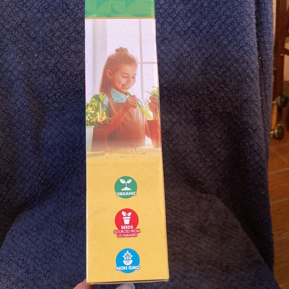 Miracle Gro Kids - My Dinosaur Garden Kit - Picture 2 of 4